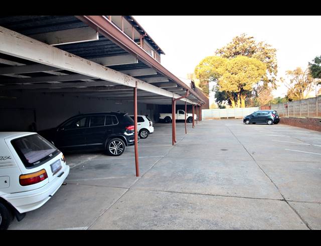 1 BEDROOM APARTMENT FOR SALE IN RHODESFIELD
